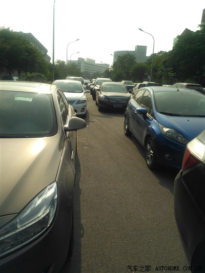 史酷比：重返僵尸岛 视频缩略图