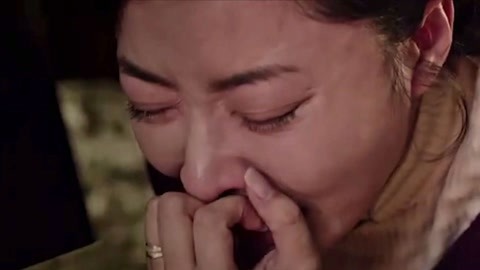 不羁的美女 视频缩略图