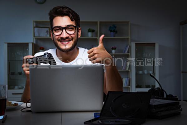 三尖树时代 视频缩略图