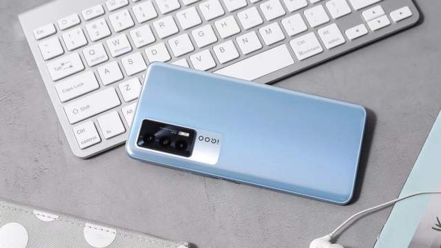 僵尸少爷 视频海报