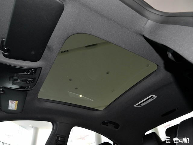 坚不可摧的男孩 视频缩略图