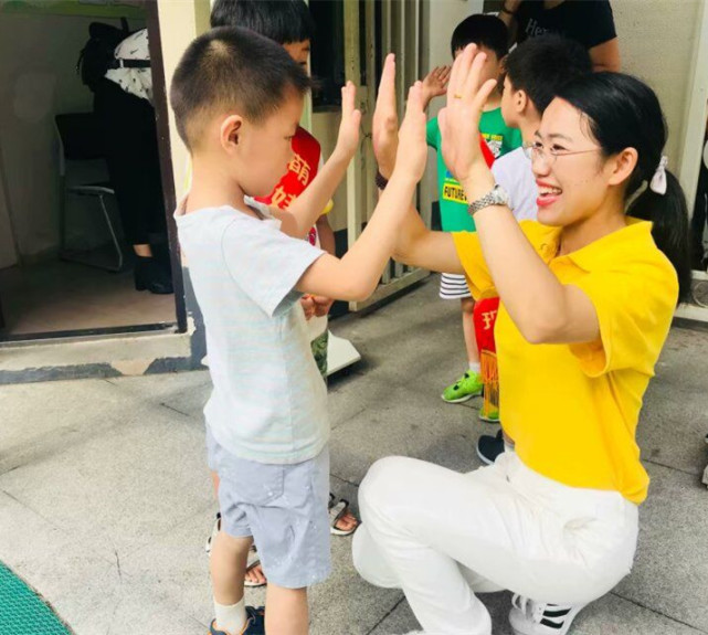 口是心非 视频缩略图