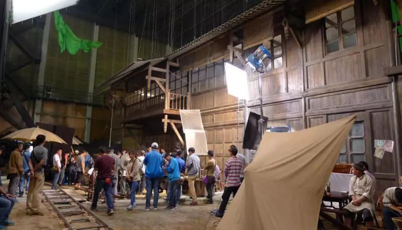 两个俏公主 视频缩略图