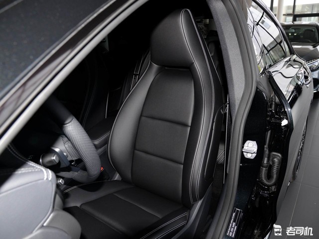 冒险男孩 视频缩略图