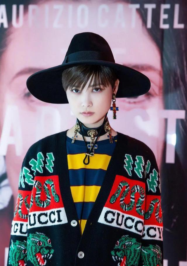 两个俏公主 视频缩略图