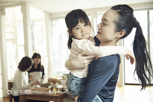 丑男大翻身 视频缩略图