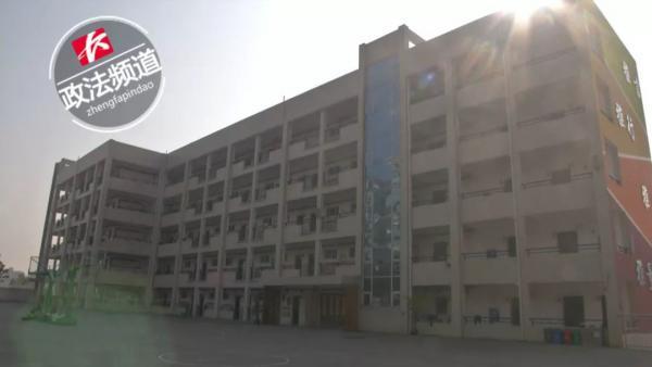 两个阿尔弗雷德 视频缩略图