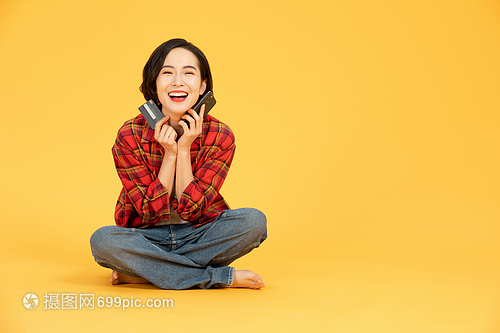 三女休夫 视频缩略图